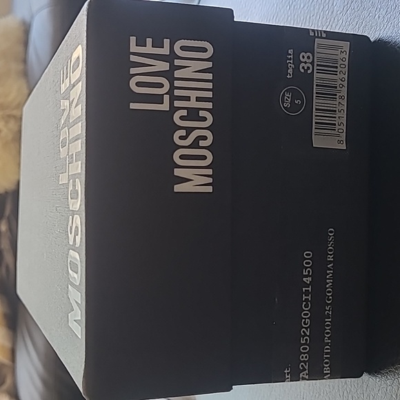 New in box Moschino red sandals size 8 - Picture 4 of 5